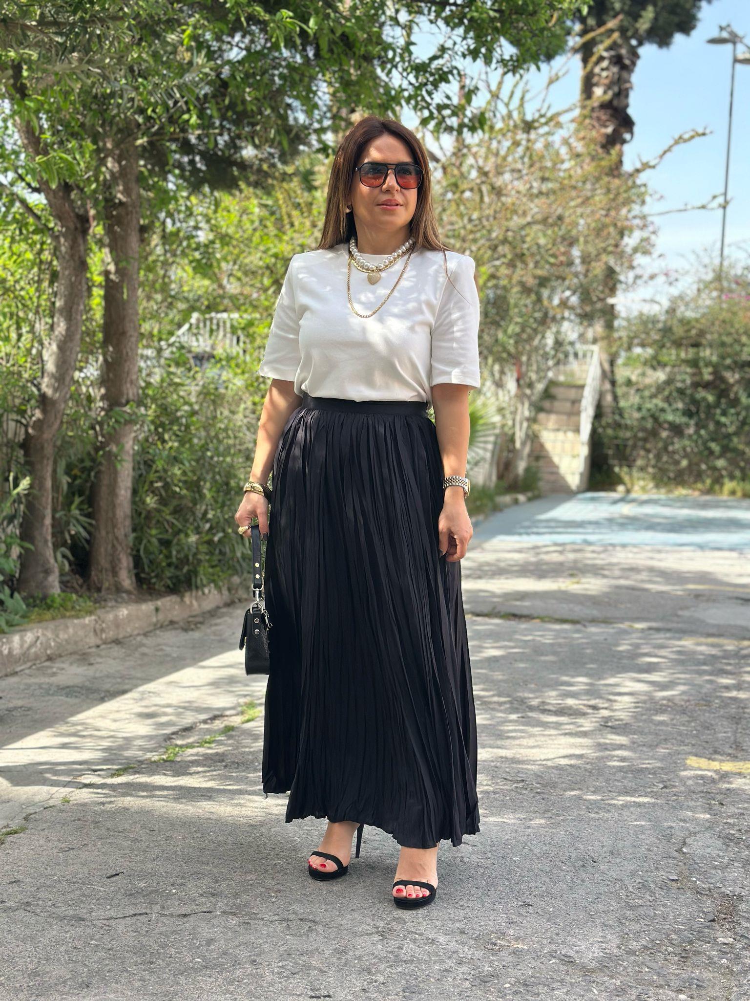Kraslı Siyah Etek
