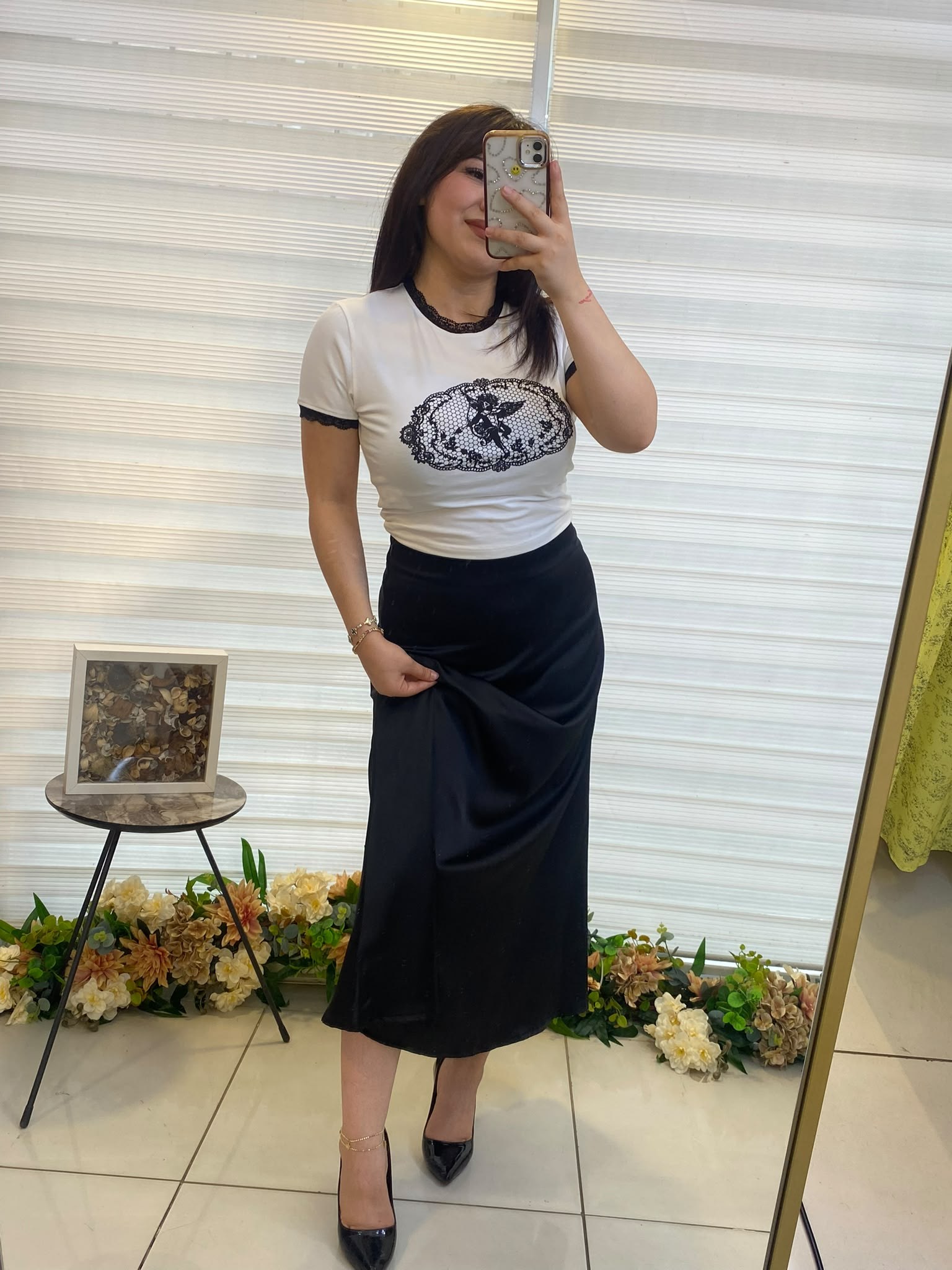 Tül baskılı beyaz crop tişört