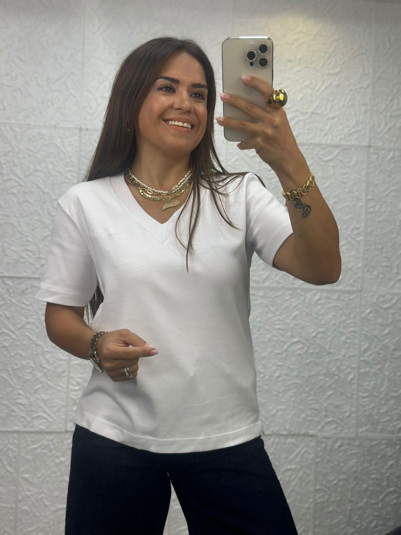 V Yaka Beyaz Tshirt