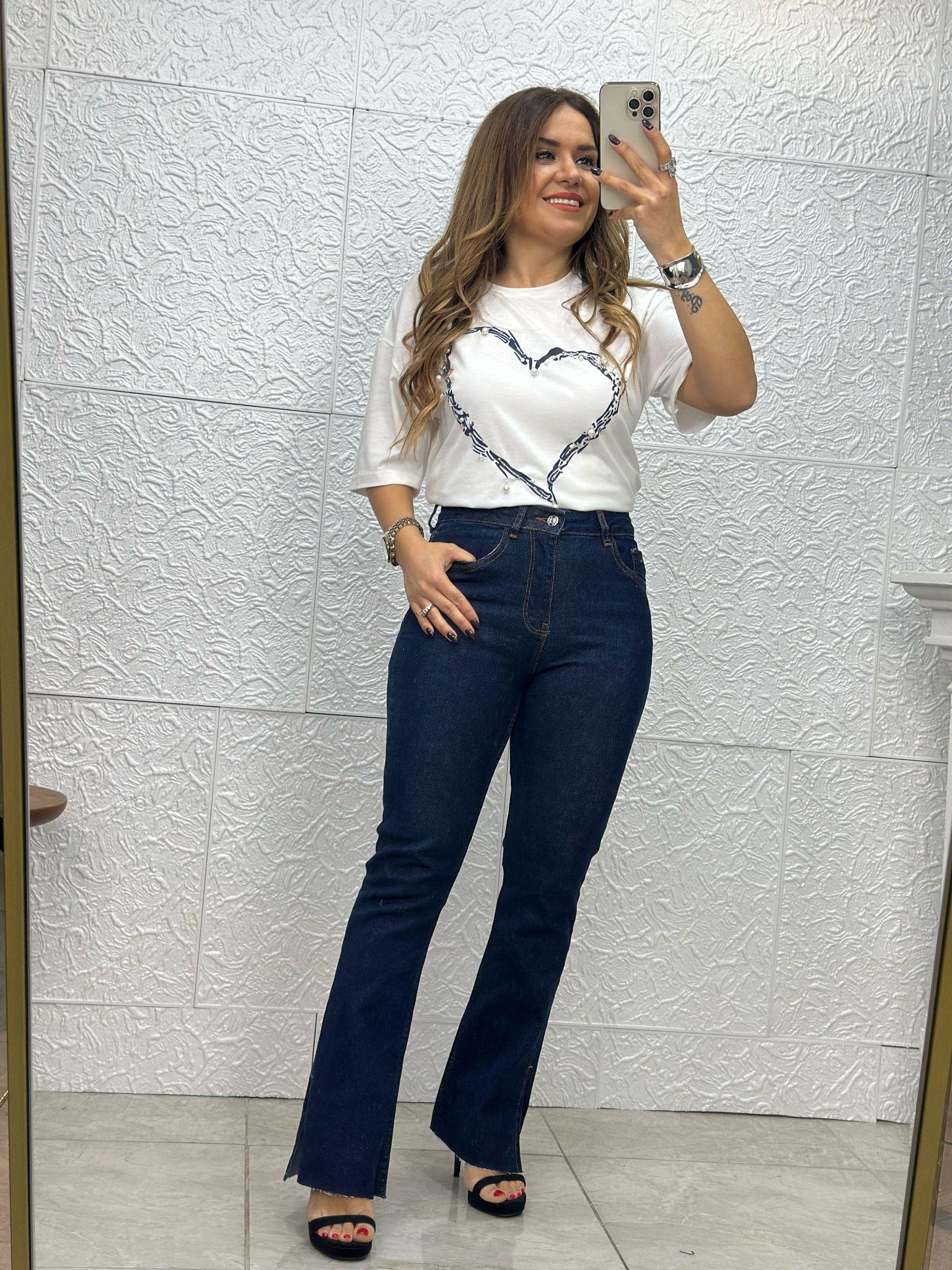 Yanı Yırtmaç Detaylı Lacivert Jean