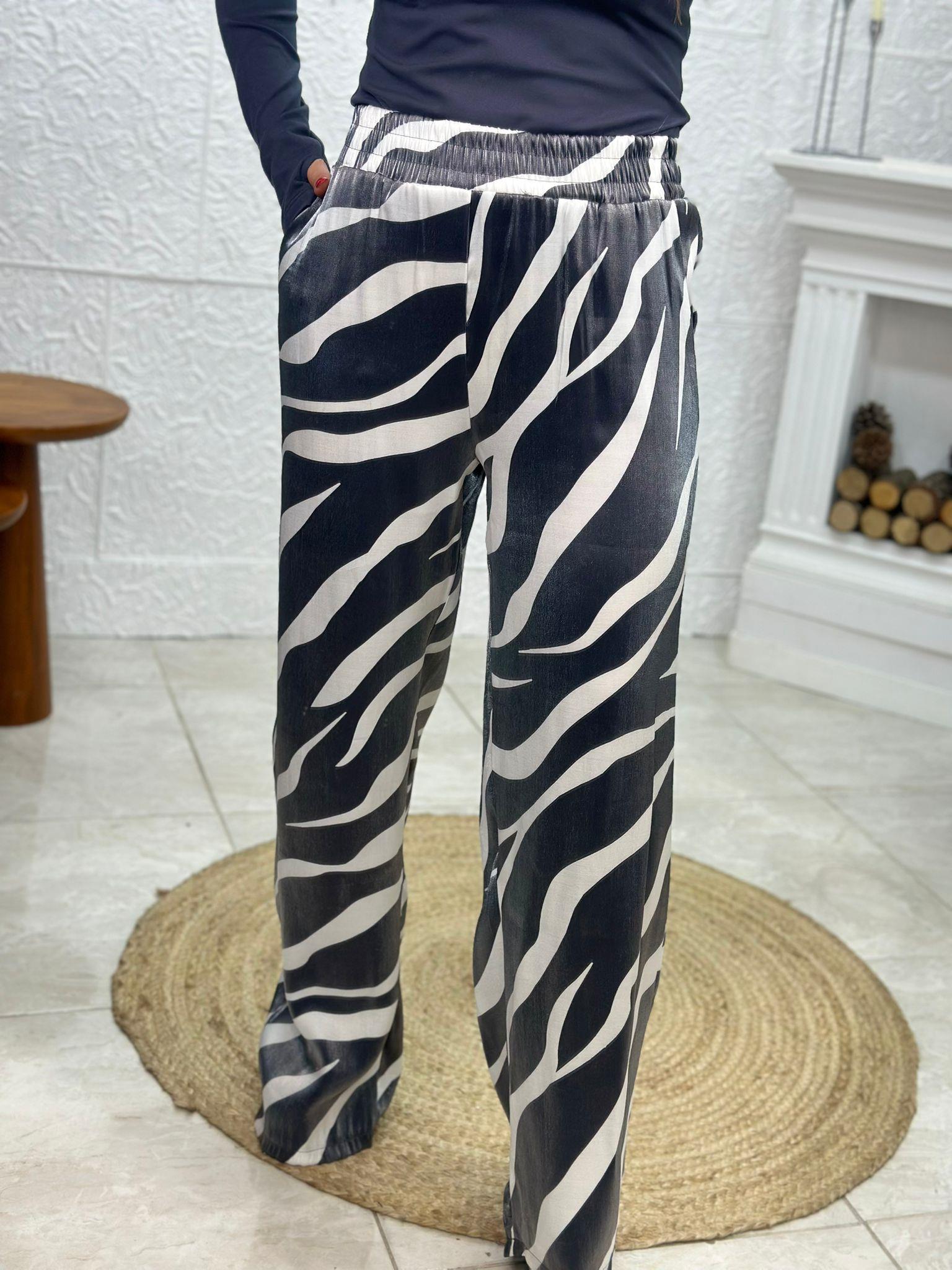 Zebra Desenli Saten Siyah Beyaz Bol Pantolon