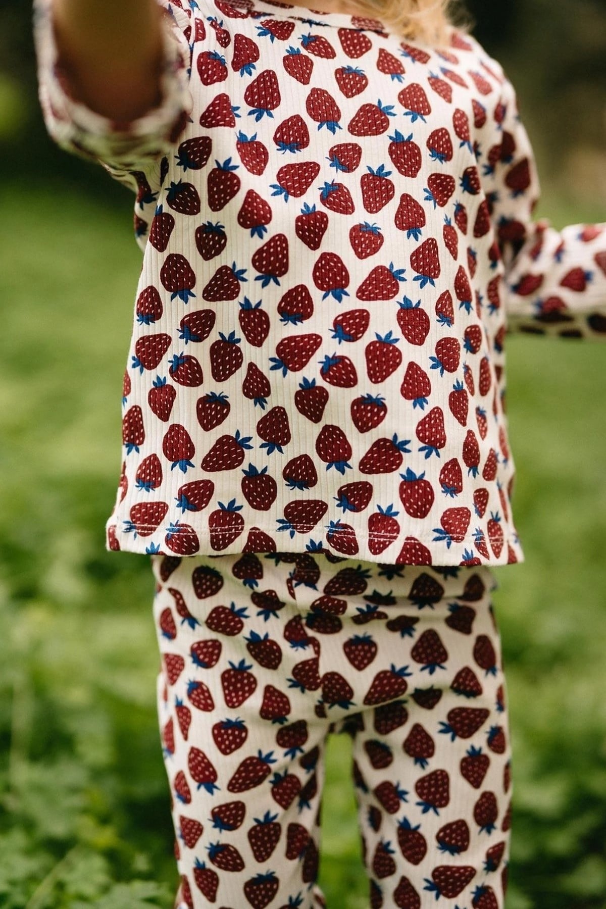 Antebies / Çilek Tarlası Uzun Kollu Pijama Takımı Bordo