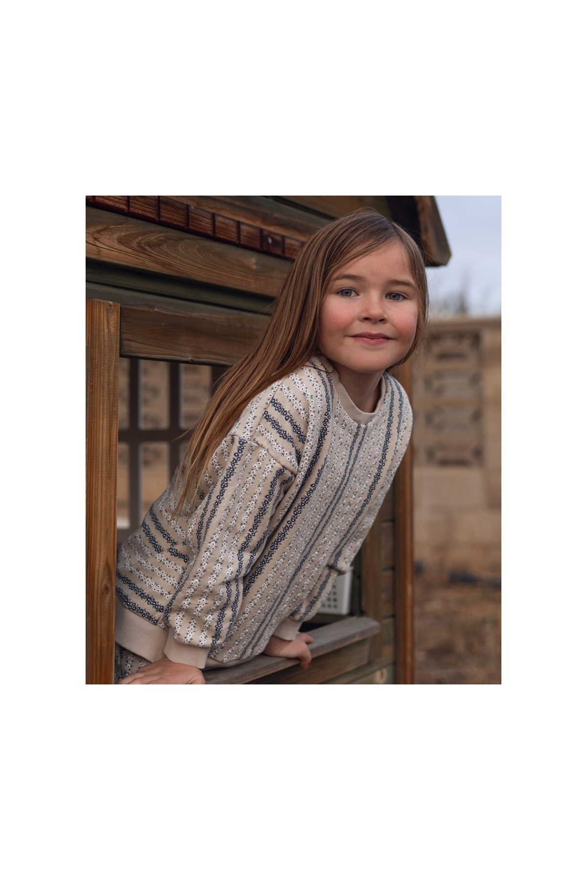 Antebies/ Dikey Çiçek Sweatshirt Krem
