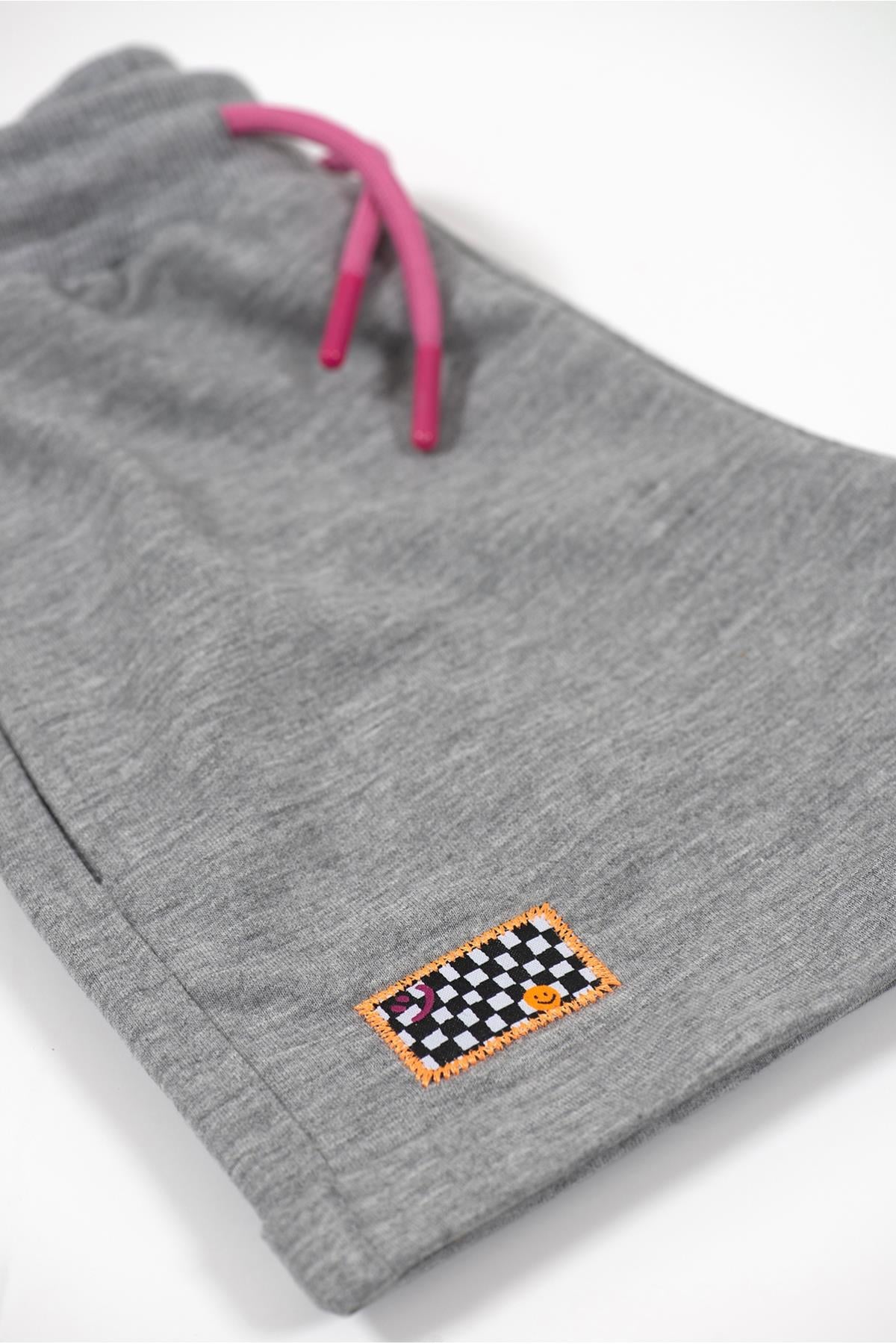 Beetlebeez / Basic Pleated Short - Paçası Katlamalı Düz Kalıp Çocuk Şort - (Pembe Kordonlu) Gri