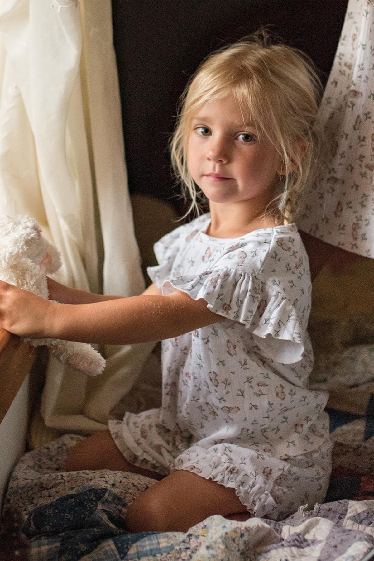 Sevimli Tavşan Fırfırlı Şortlu Pijama Takımı Beyaz
