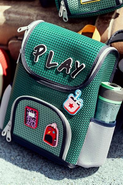 LIGHT PLUS NINE Rozet Harf / P Çok Renkli