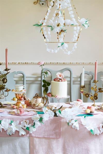 Meri Meri - White Blossom Garland - Beyaz Çiçekli Asılan Süs Çok Renkli