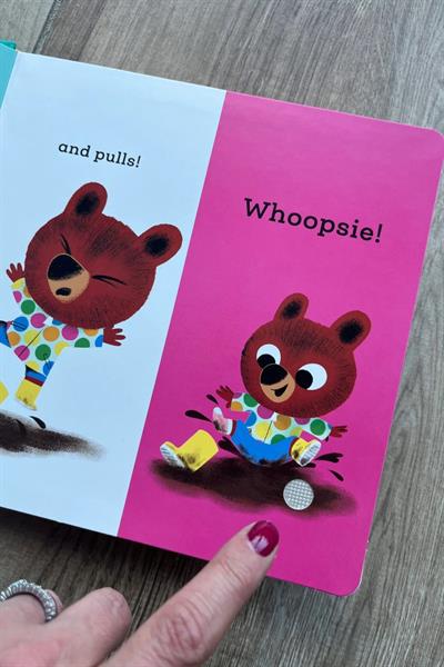 Nosy Crow / Meekoo And The Muddy Çok Renkli