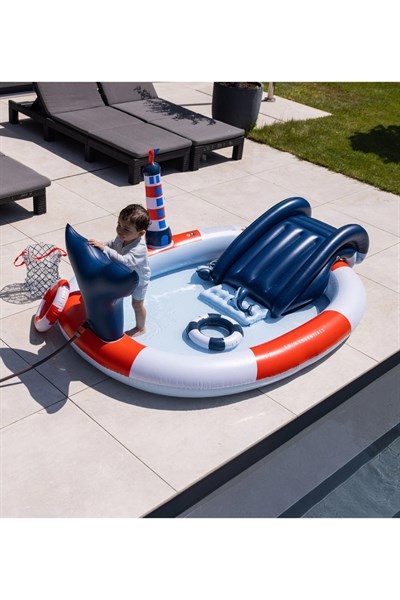 Swim Essentials Whale Fıskiyeli ve Kaydıraklı Şişme Oyun Havuzu 210cm Çok Renkli