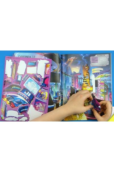 Usborne /Build Your Own Futuristic Cities Çok Renkli