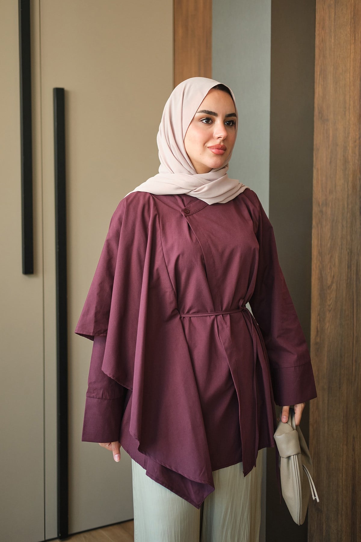 Asimetrik Pelerin Detaylı Poplin Gömlek Bordo