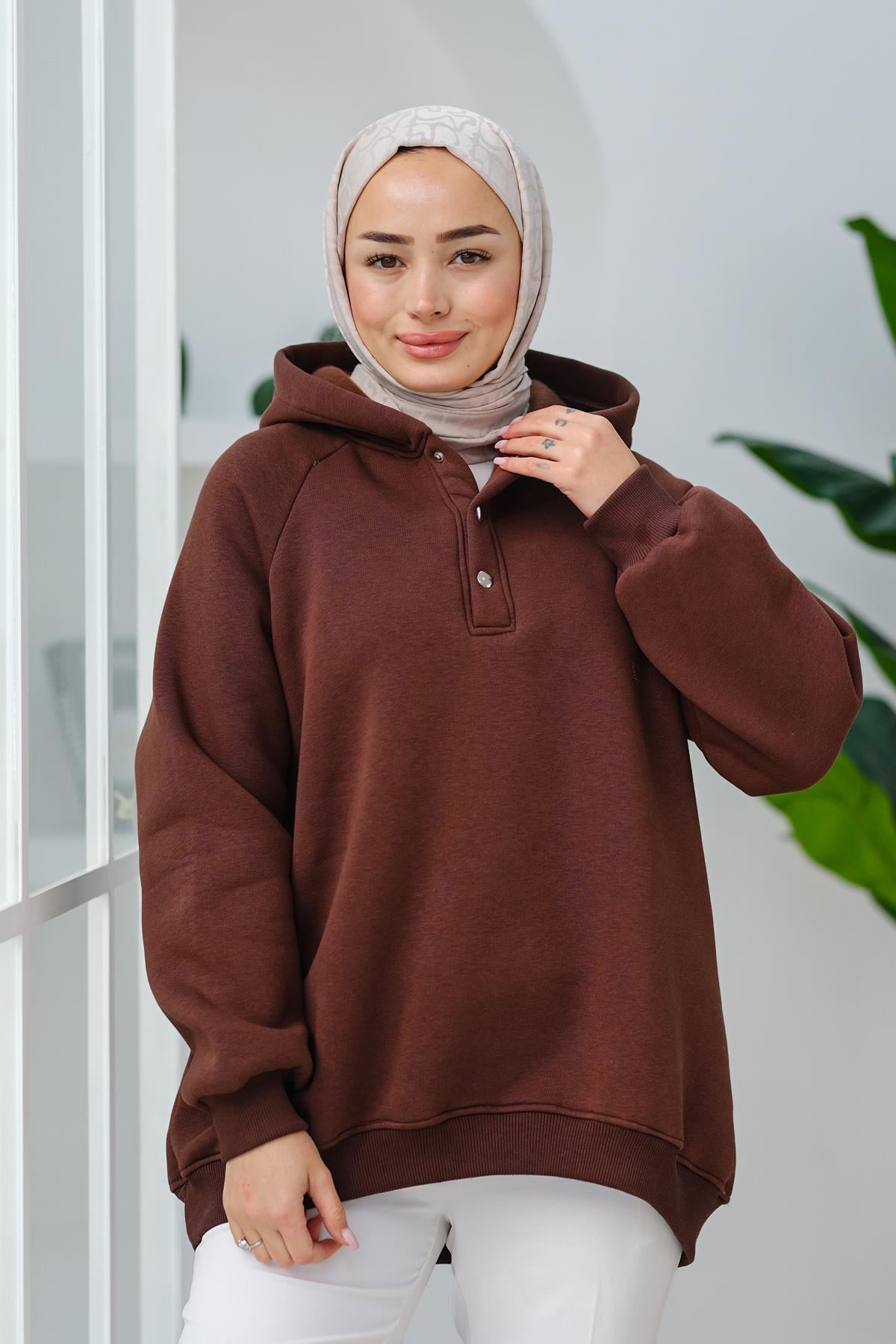 Çıt Çıt Detay Kapüşonlu Sweat Kahverengi