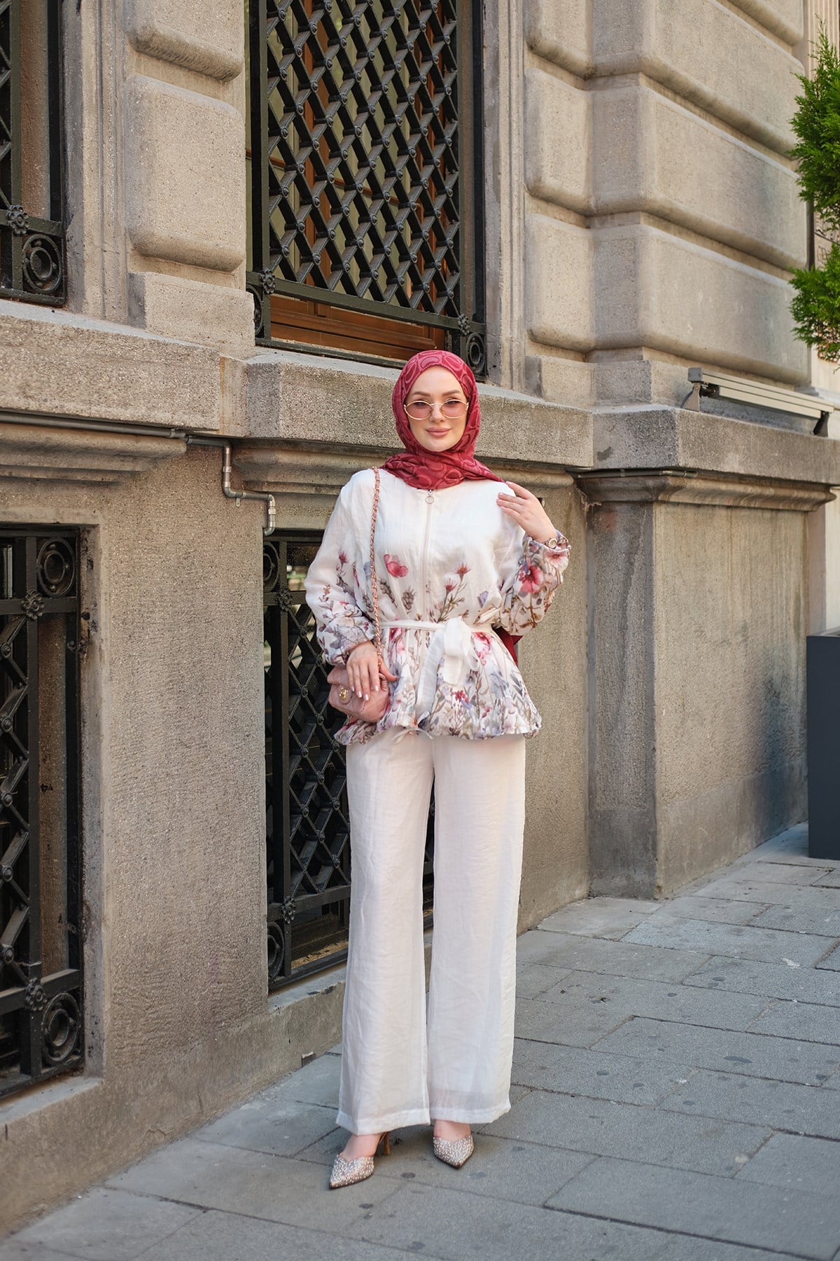 İç Astarlı Çiçek Ve Yaprak Desen Bel Bağlamalı Tül Takım Beyaz