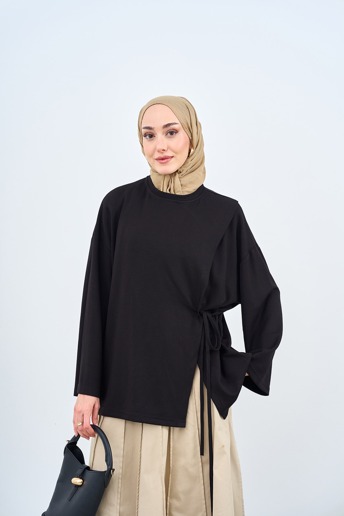 Yan Biye Bağlamalı Tunik Siyah