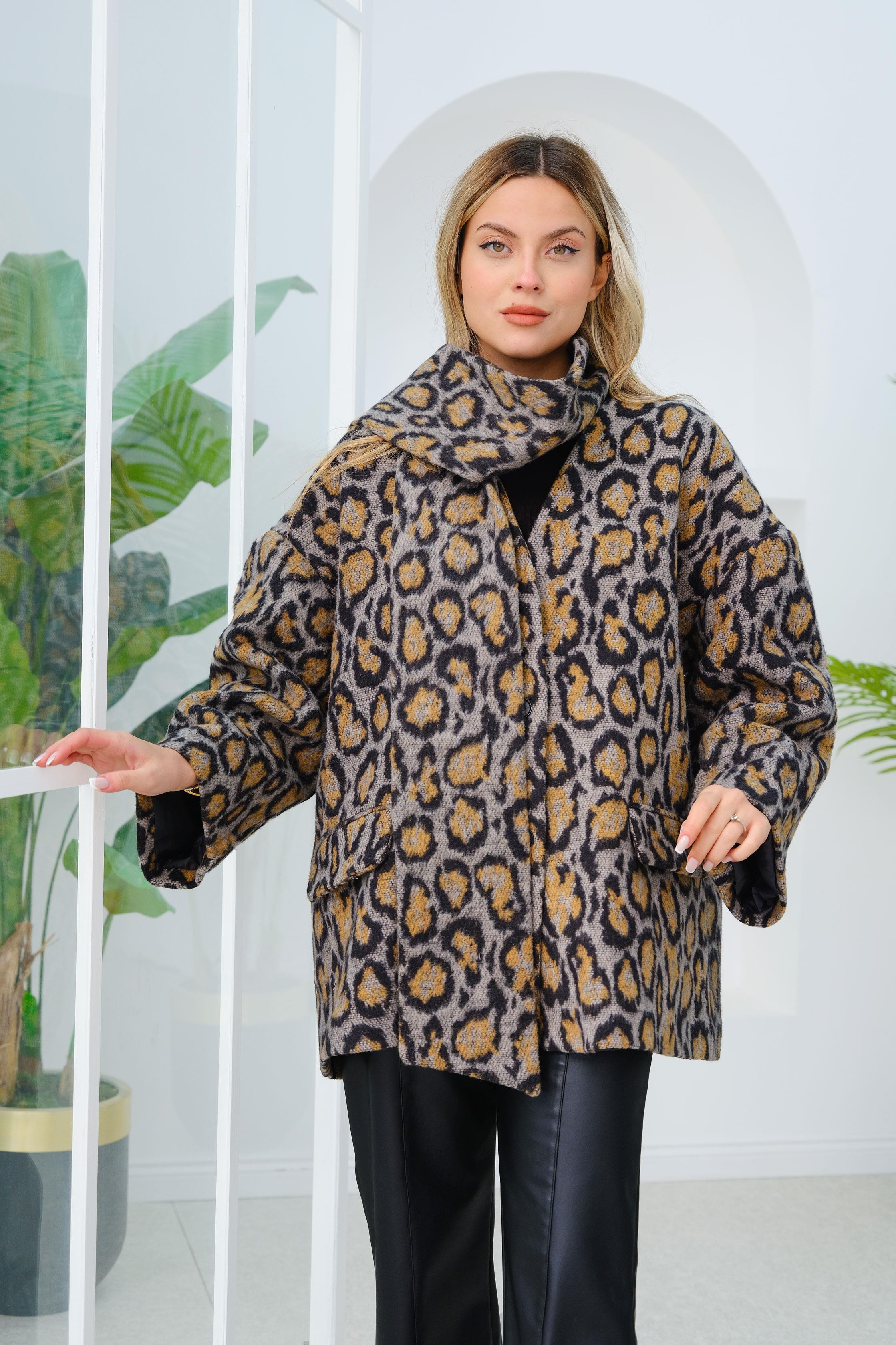 Atkı Aksesuarlı Leoparlı Kaşe Kahverengi
