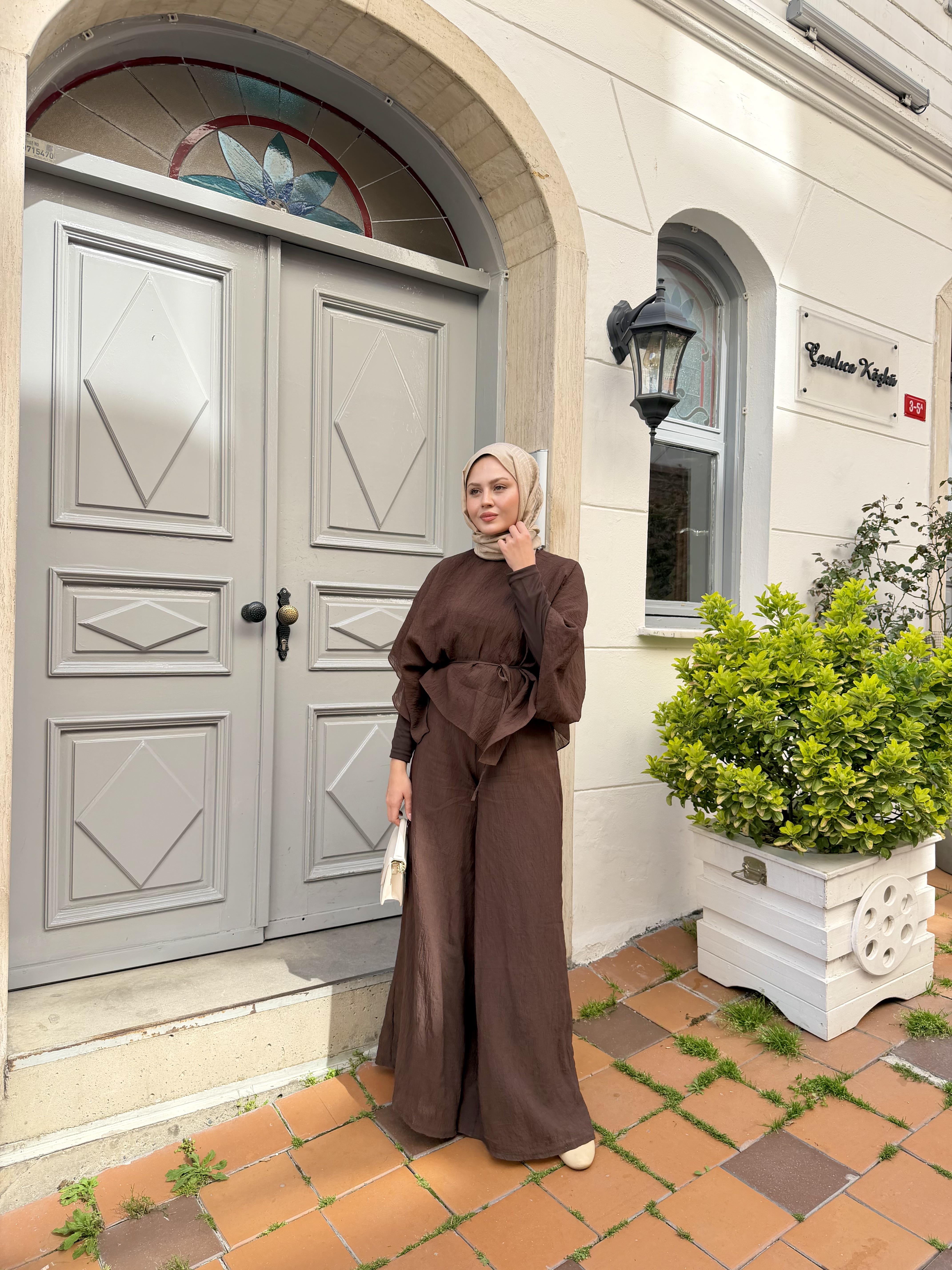 Bel Bağlamalı Astarlı Tül Takım Kahverengi