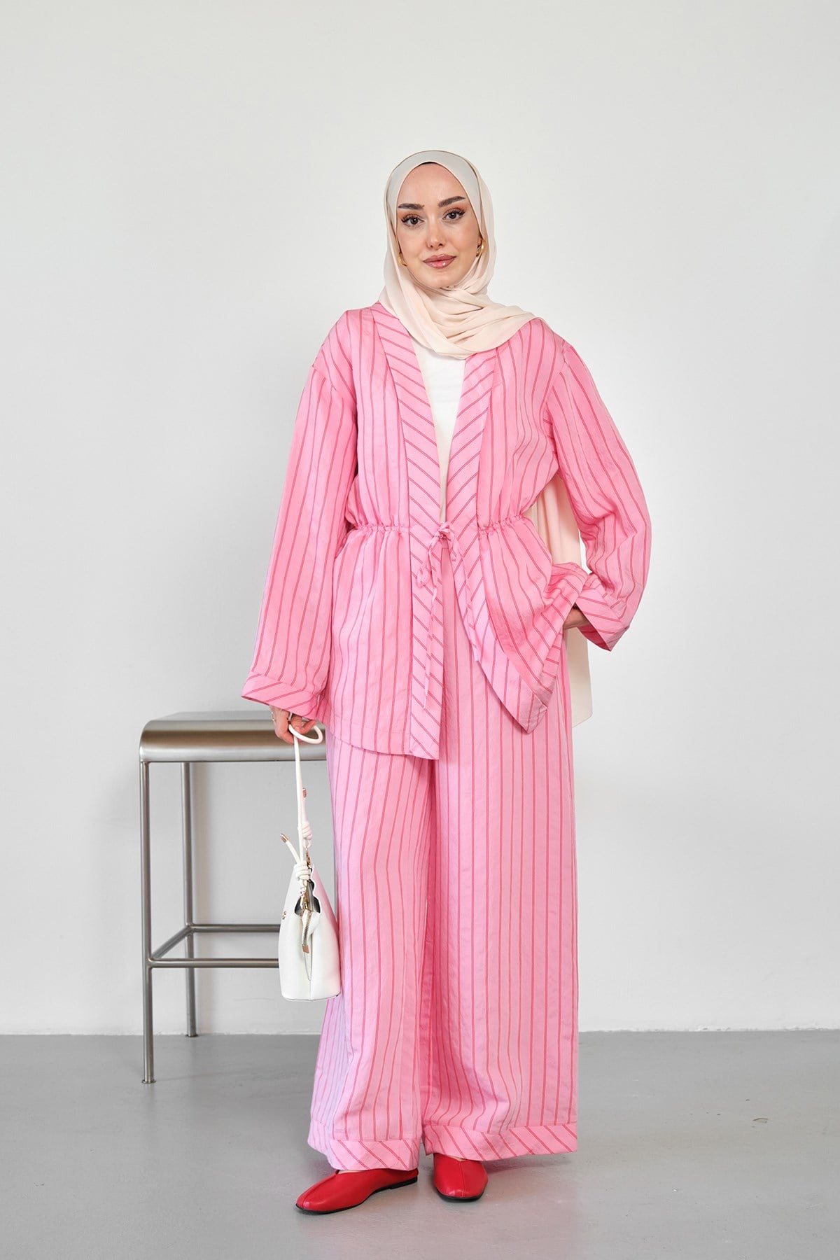 Beli Lastikli Önden Bağlamalı Çizgili Pantolonlu Kimono Takım Pembe