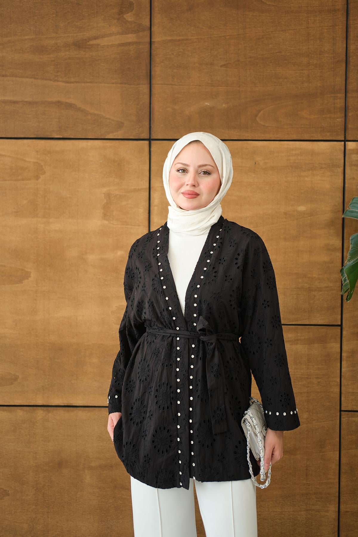Brode Taş İşlemeli Kimono Siyah