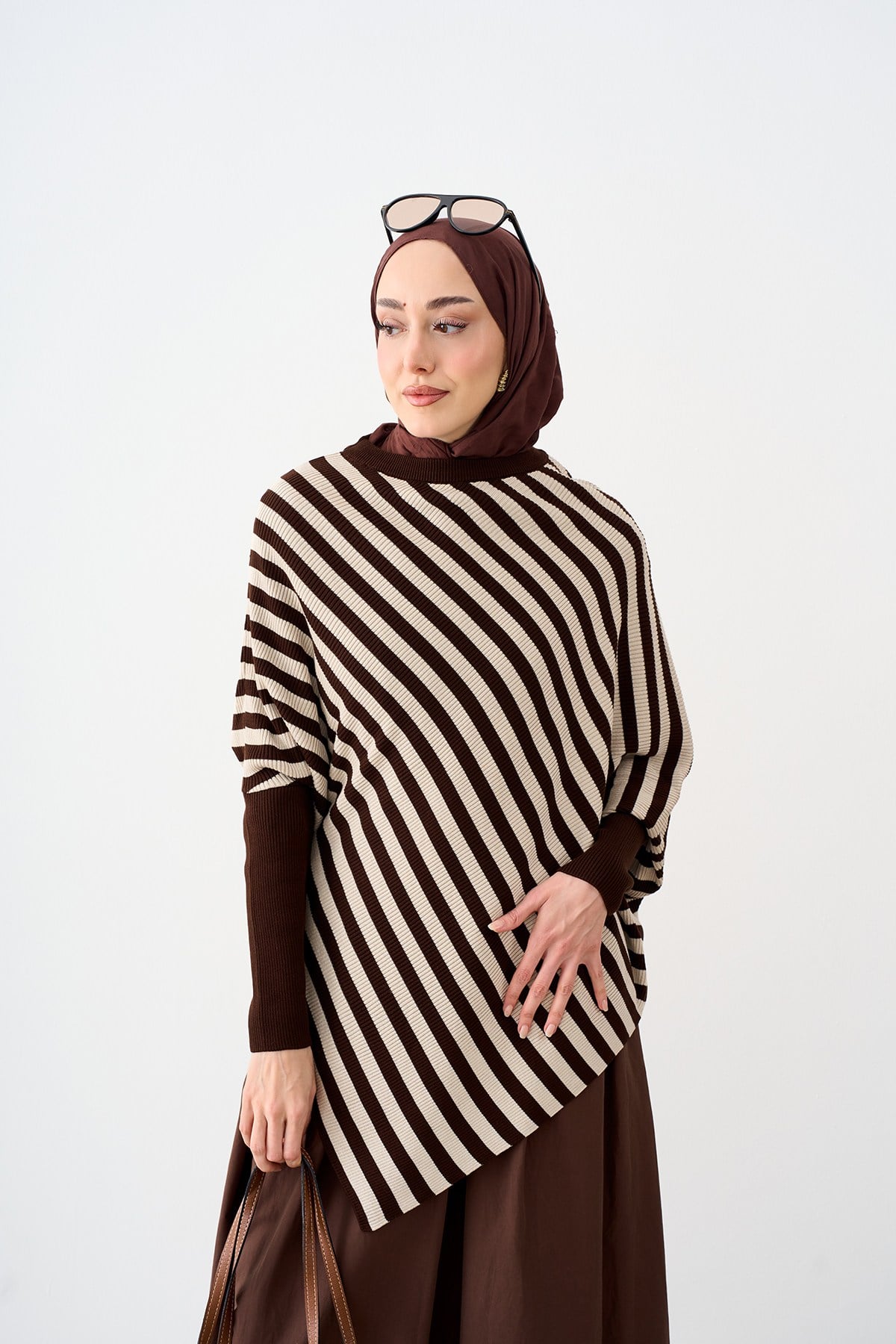 Çapraz Çizgili Asimetrik Kesim Triko Tunik Kahverengi