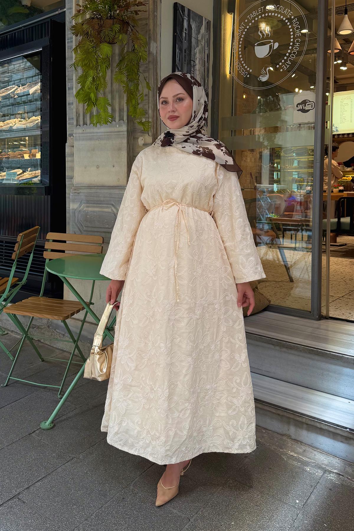 Çiçek Nakış Detay Bel Bağlamalı Elbise Krem