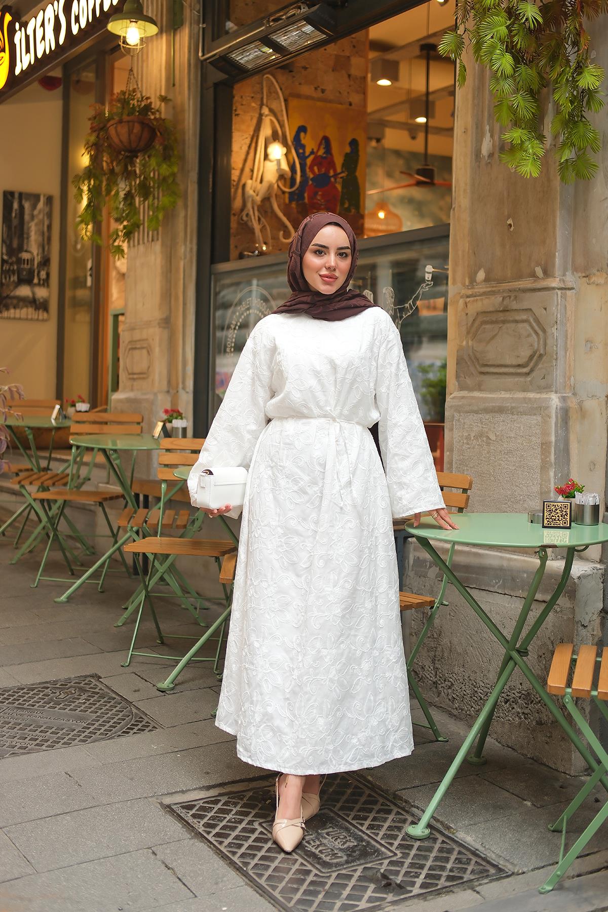 Çiçek Nakış Detay Bel Bağlamalı Elbise Beyaz