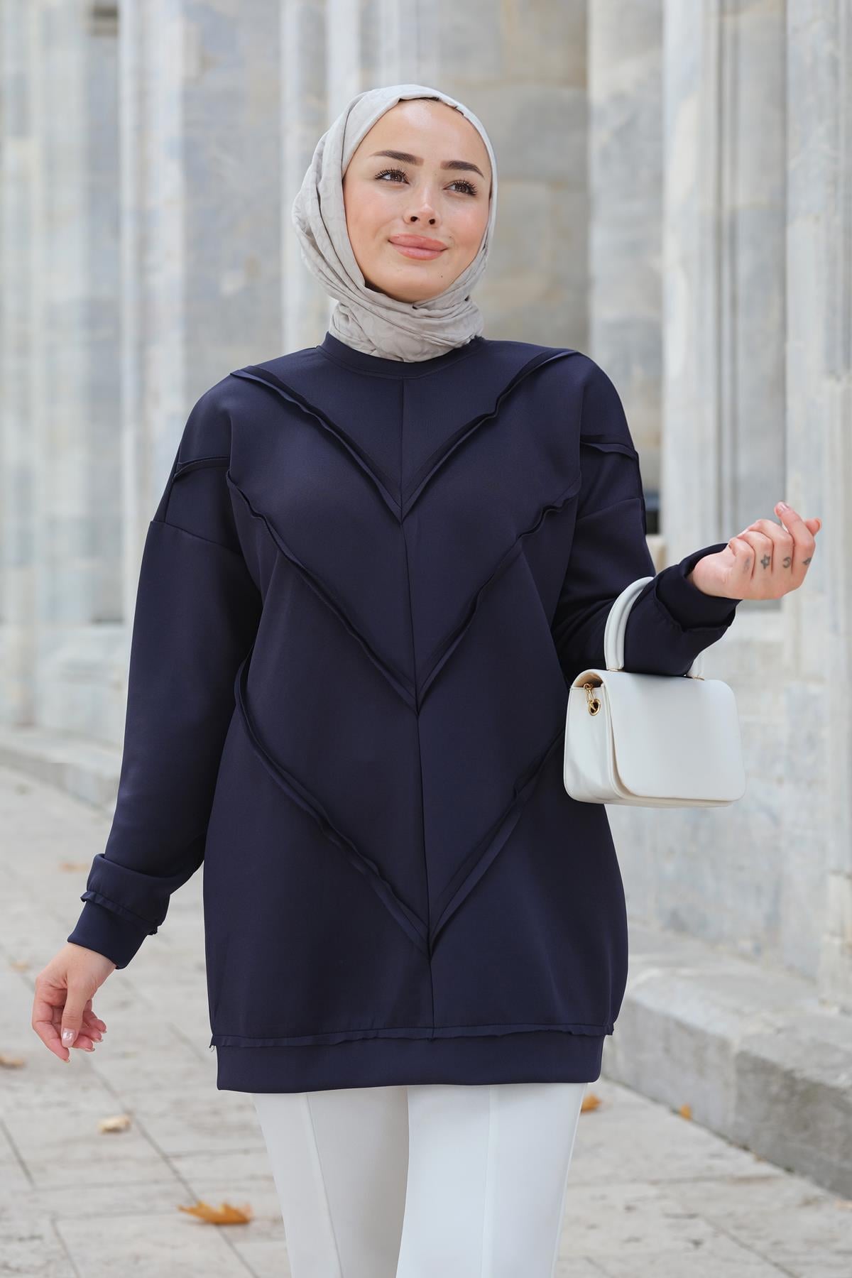 Önü V Detaylı Tunik Lacivert