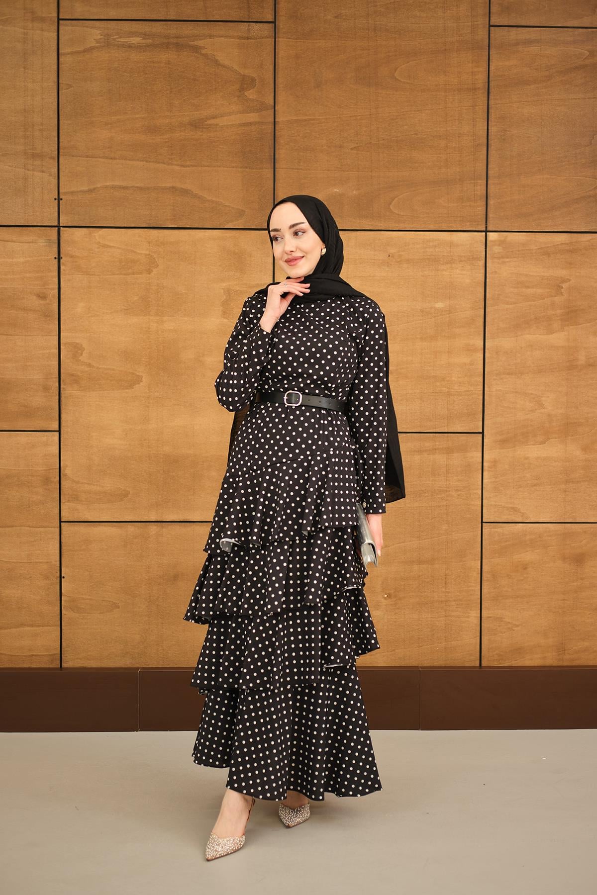 Puantiyeli Kat Kat Kemerli Elbise Siyah