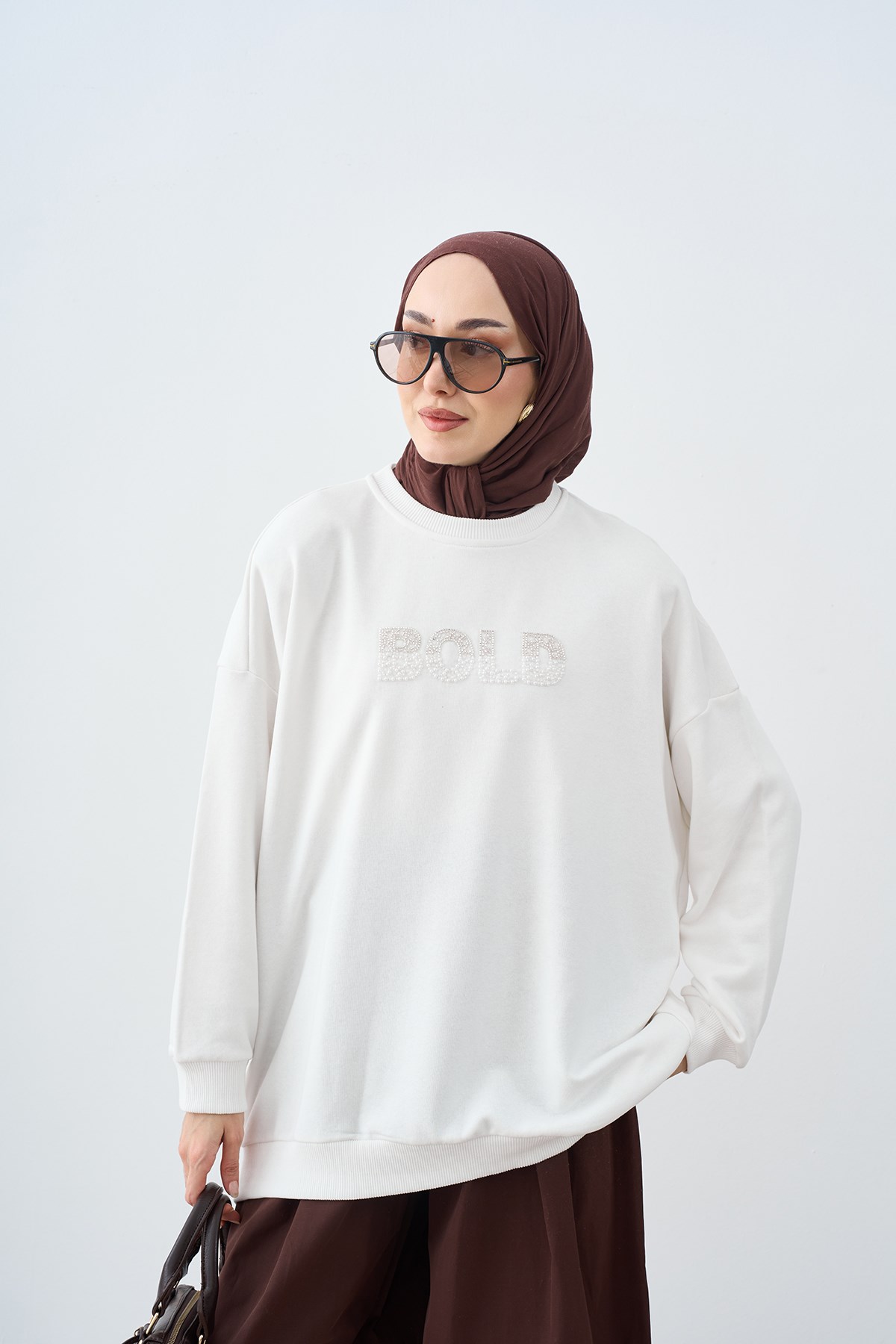 Taş İşlemeli Bisiklet Yaka Sweatshirt Ekru