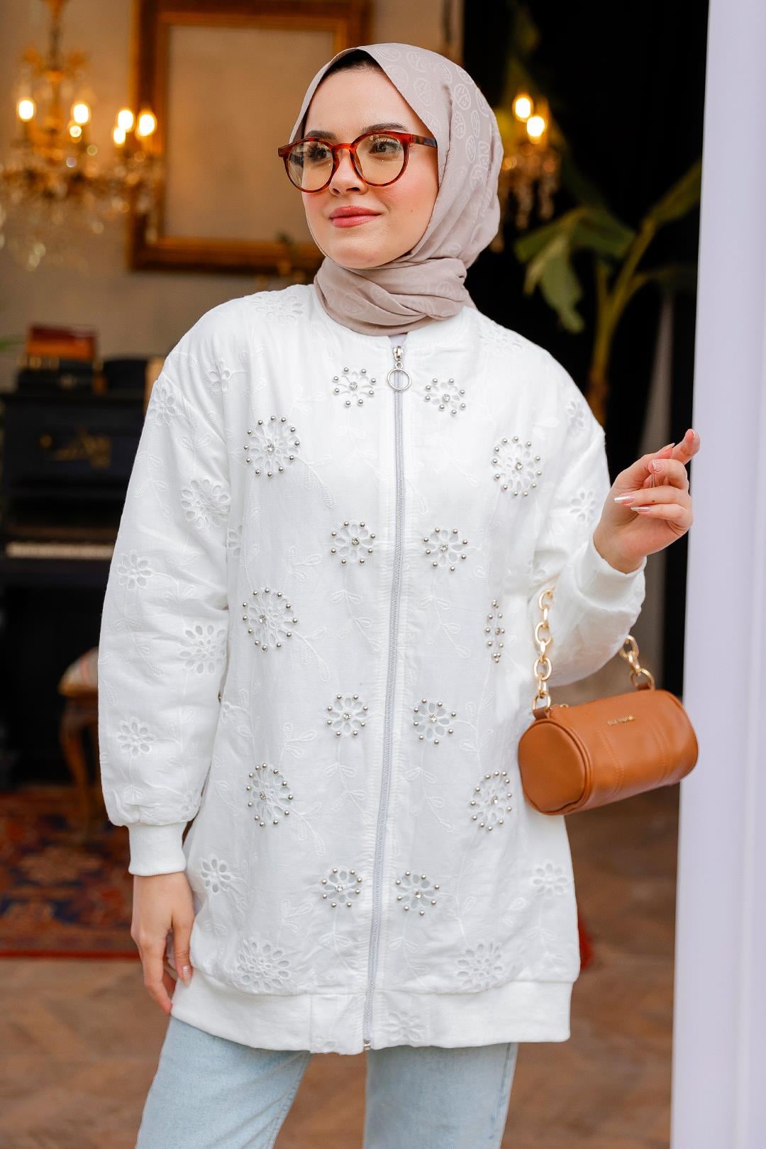 Taş İşlemeli Brode Hırka Beyaz