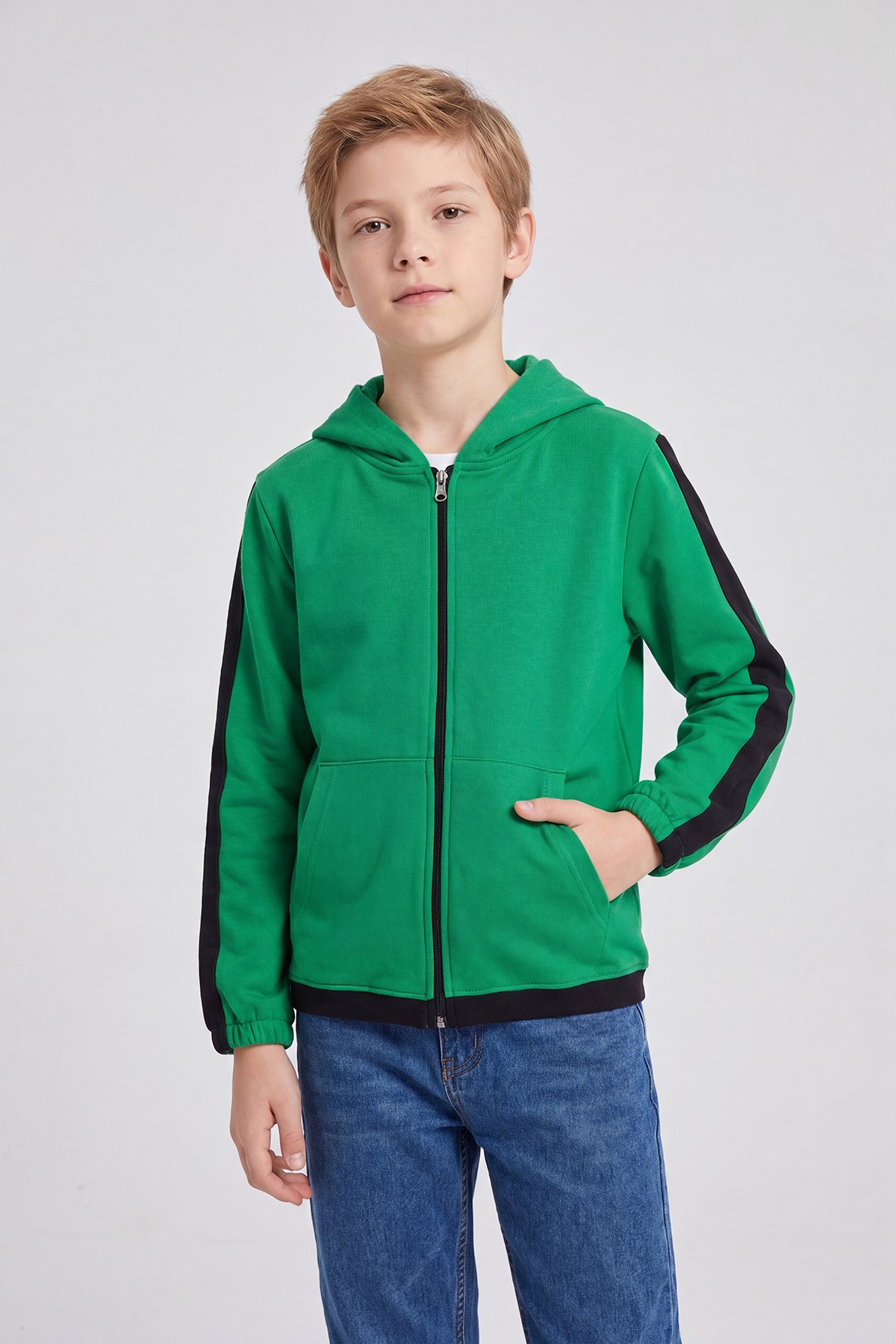 Erkek Çocuk Şerit Detaylı Fermuarlı Kapüşonlu Sweatshirt