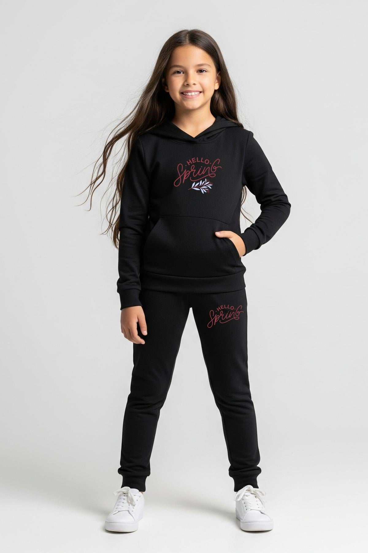 KAPÜŞONLU KANGURU CEPLİ HELLO BASKILI KIZ ÇOCUK EŞOFMAN TAKIMI