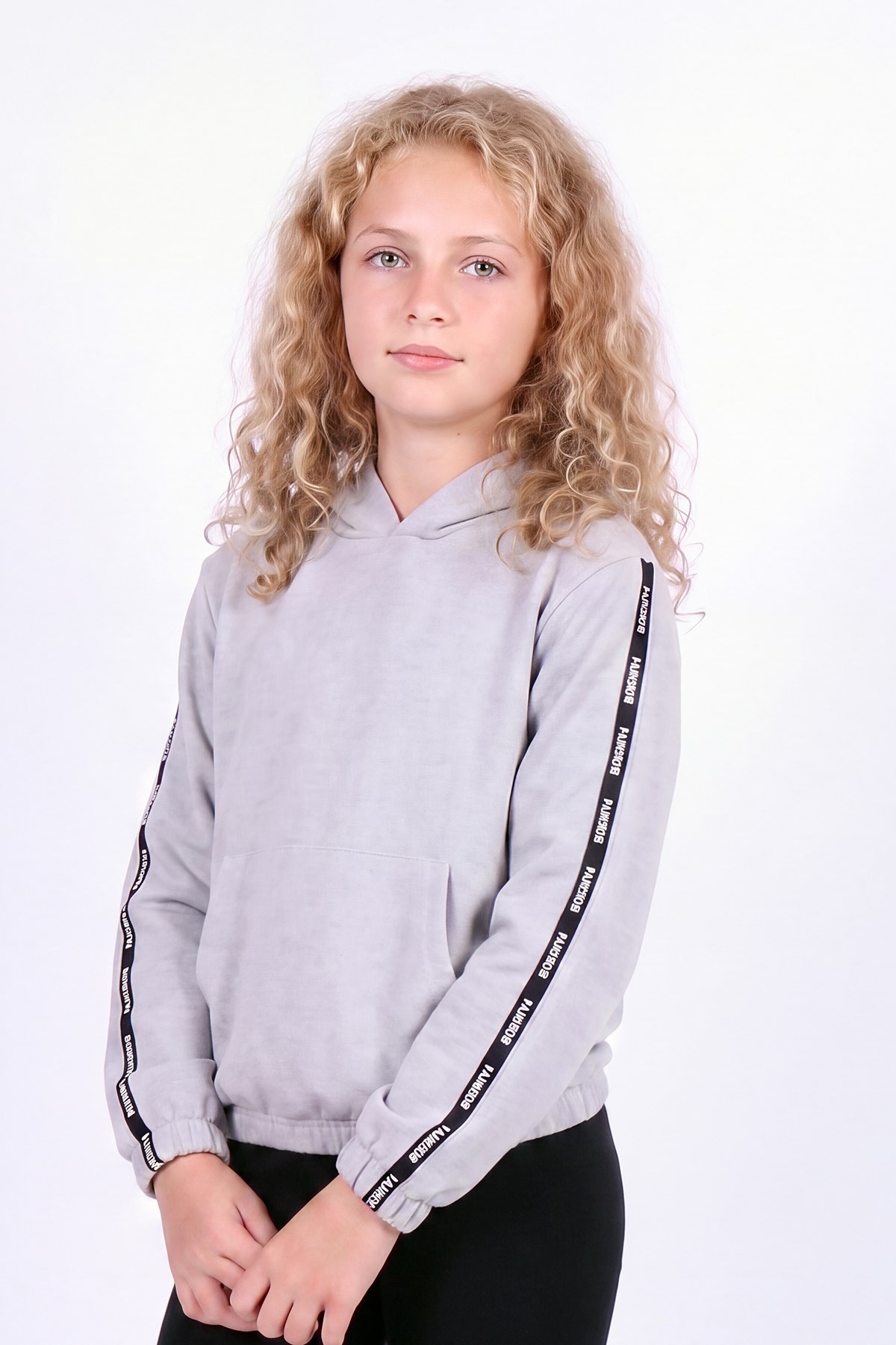Kız Çocuk Kapüşonlu Kanguru Cepli Şerit Detaylı Sweatshirt
