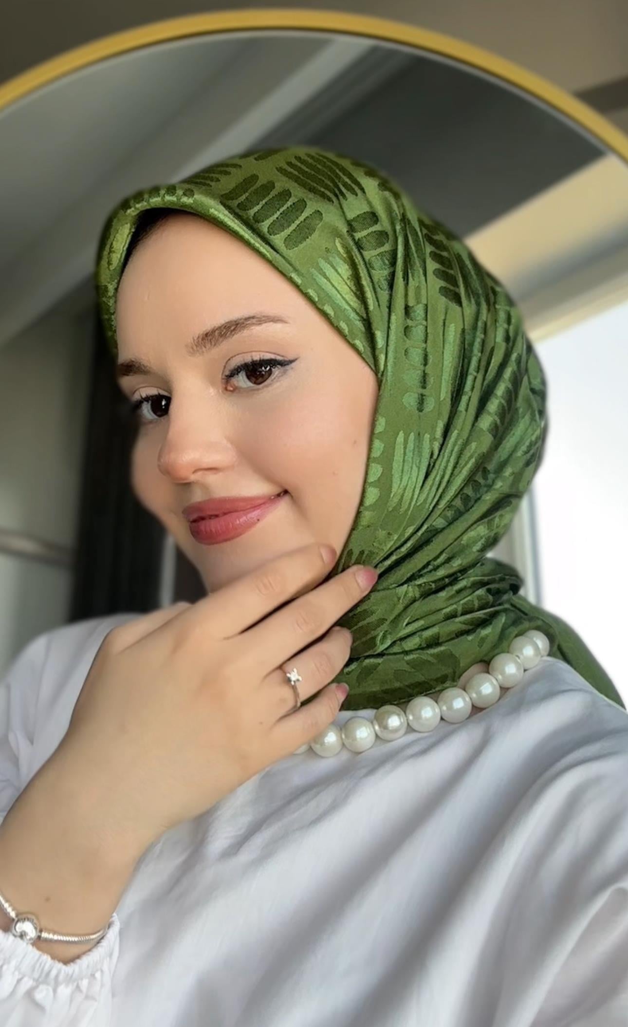 Çimen Yaprak Desen Jakar Eşarp
