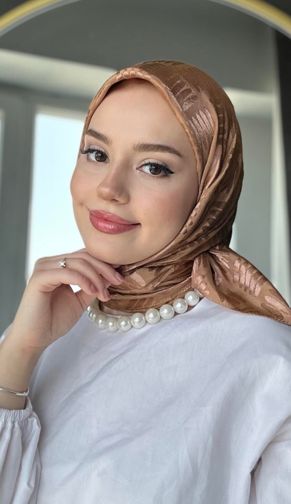 Karamel Yaprak Desen Jakar Eşarp
