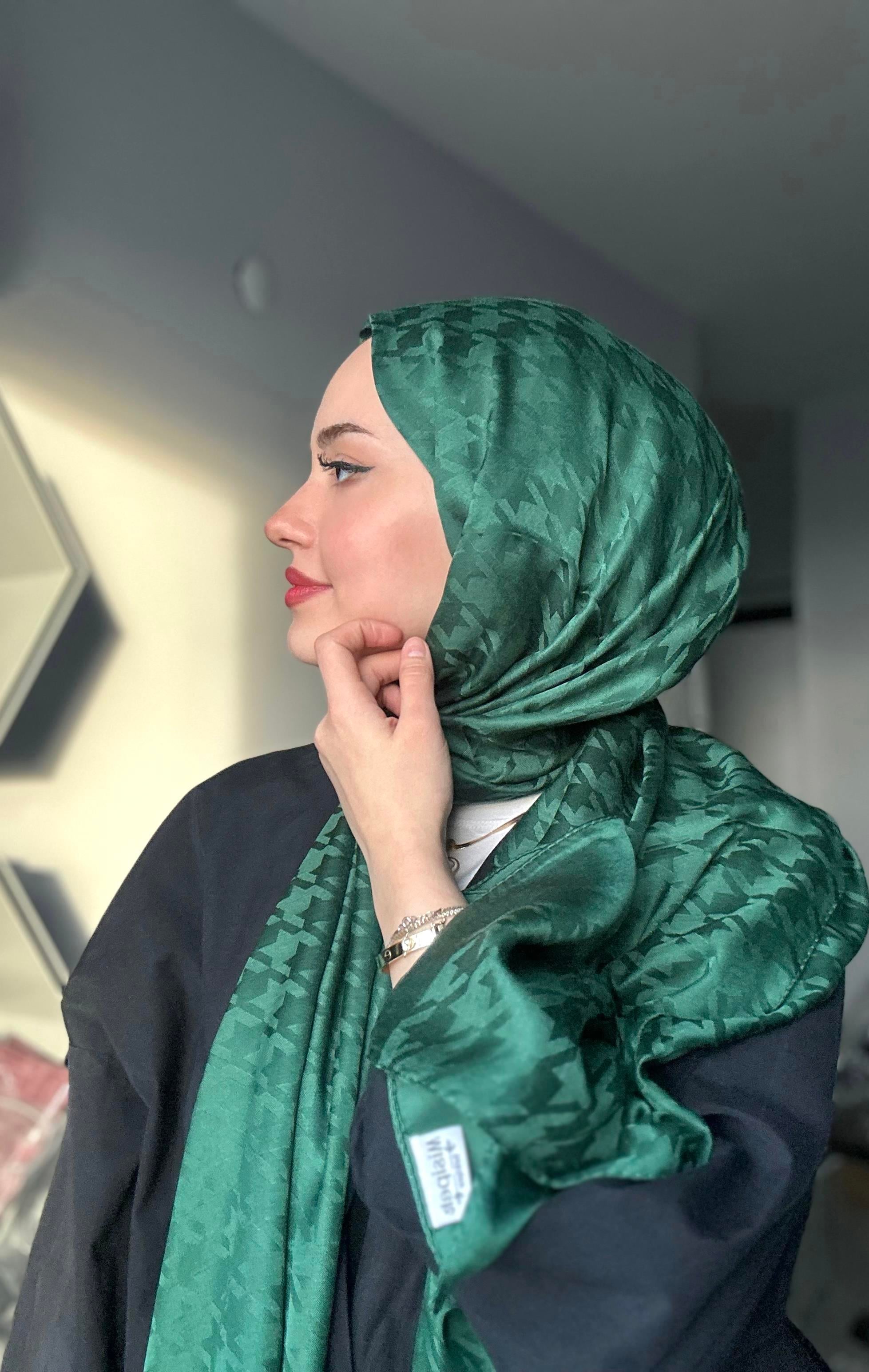 Zumrut Kazayagı Desen İpekli Pamuk Şal