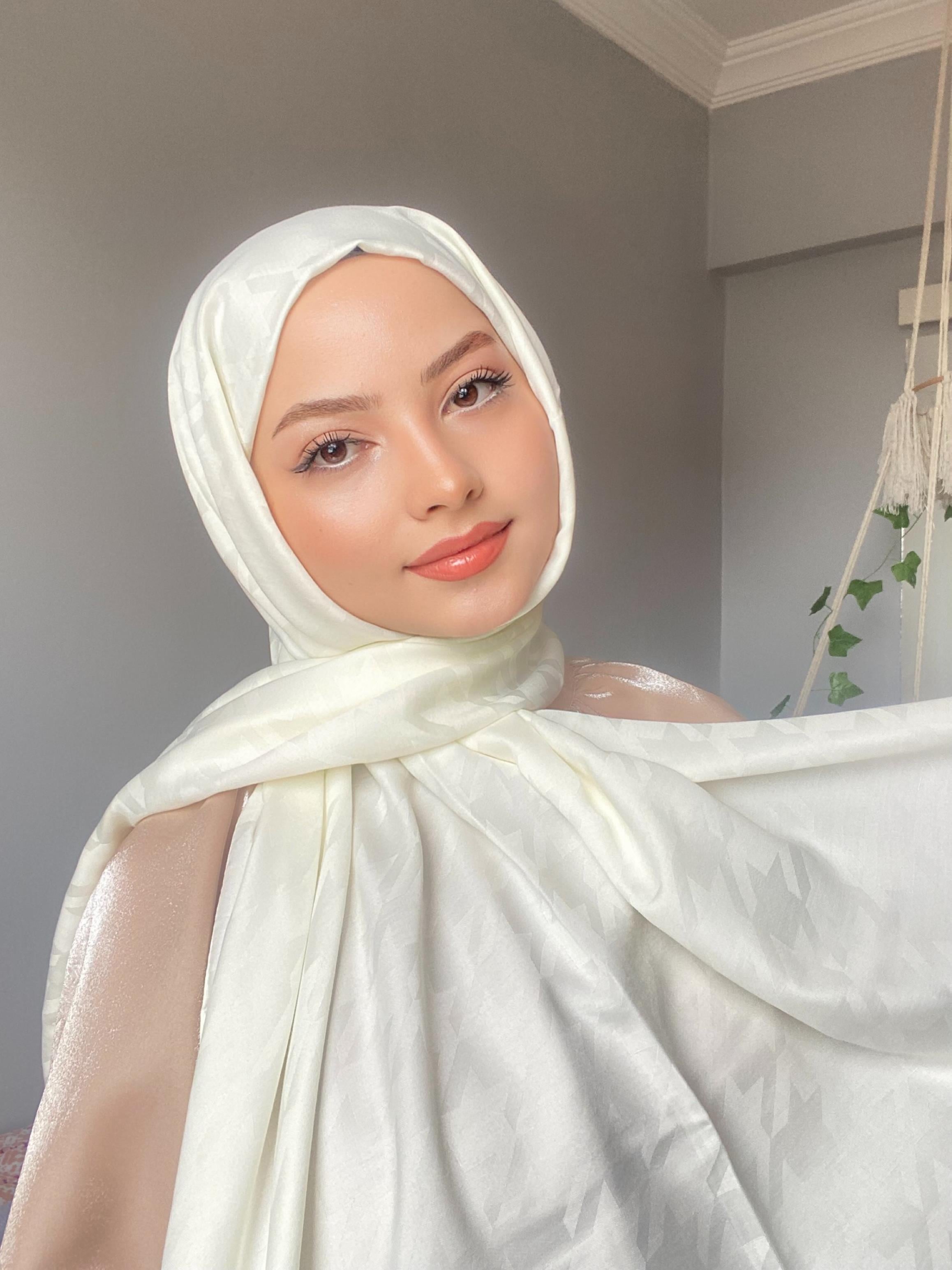 Ekru Kazayağı Desen İpekli Pamuk Şal