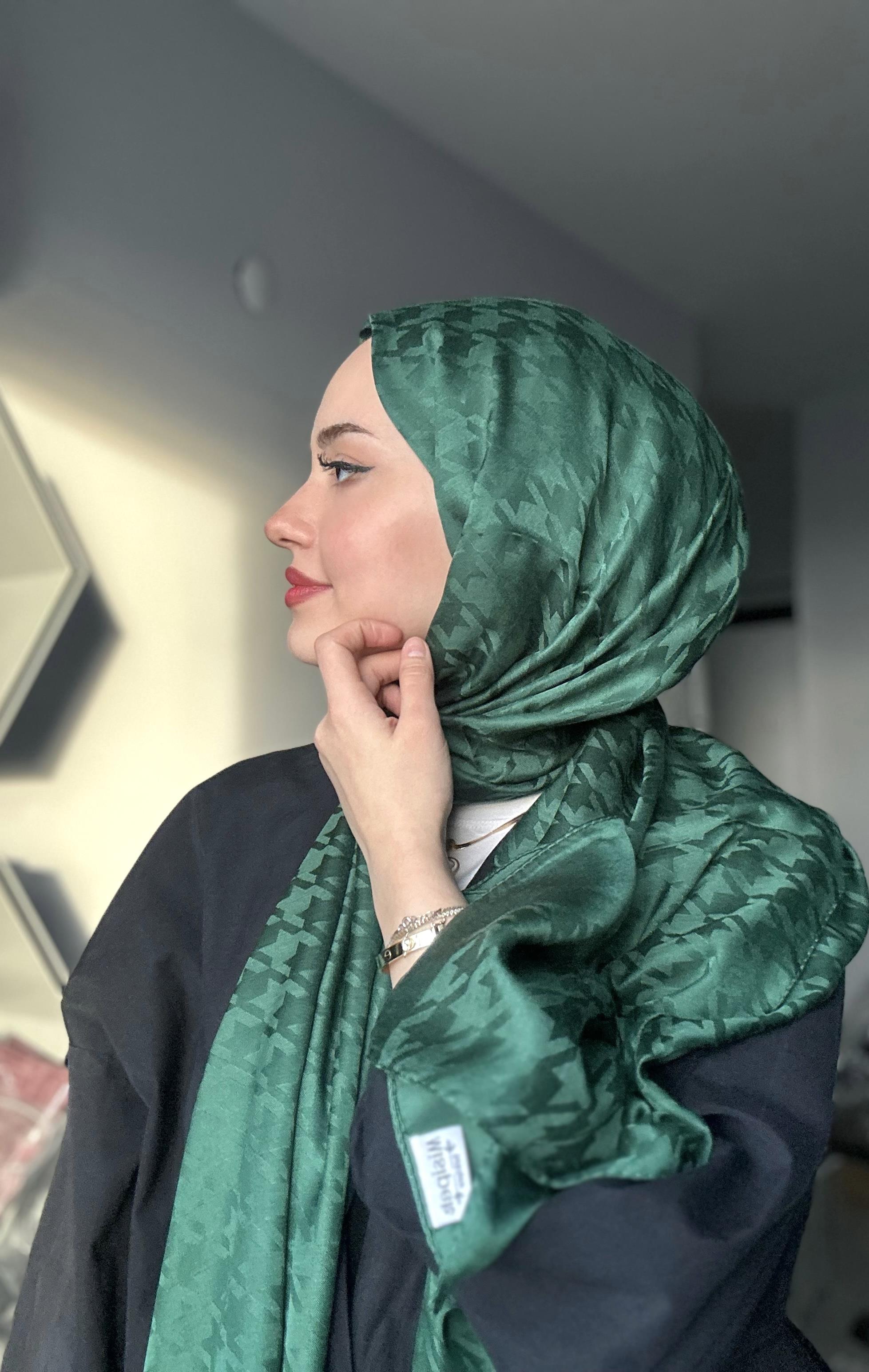 Zumrut Kazayagı Desen İpekli Pamuk Şal