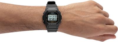 Casio G-SHOCK kol saati DW-5600UE-1DR