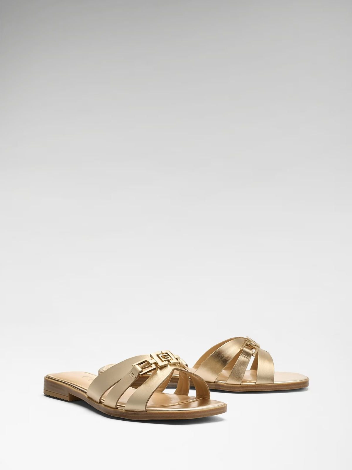 GUESS-Realla Kadın Deri Terlik-FLJREALEM19
