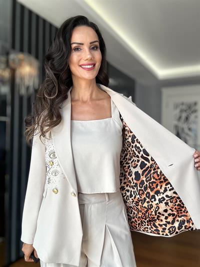 Bej Parlak Taşlı Göz İşlemeli Ceket