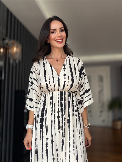 Bej Üzeri Siyah Desenli Yarım Kollu Elbise