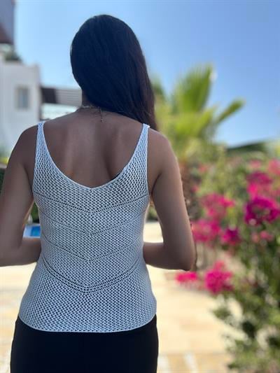 Beyaz Askılı Triko Bluz
