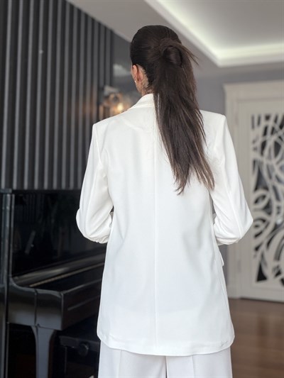 Beyaz Kol Büzgü Detaylı Blazer 