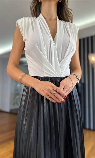 Beyaz Kolsuz Alttan Çıtçıtlı Body