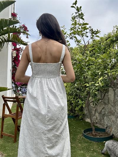 Beyaz Nakış Desenli Askılı Elbise