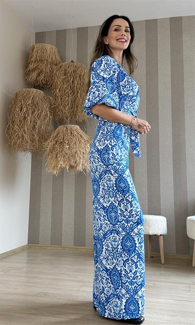 Beyaz Üzeri Mavi Desenli Crop Pantolon Takım