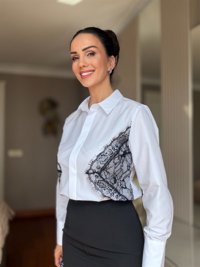 Beyaz Üzeri Siyah Dantelli Gömlek