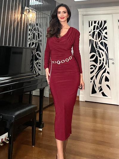 Bordo Degaje Yaka Gold Kemerli Elbise