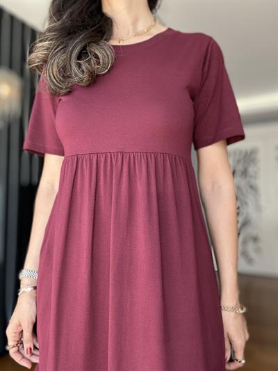 Bordo Kısa Kollu Eteği Katlı Dikişli Elbise