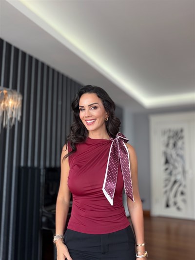Bordo Omuzu Fularlı Kolsuz Bluz